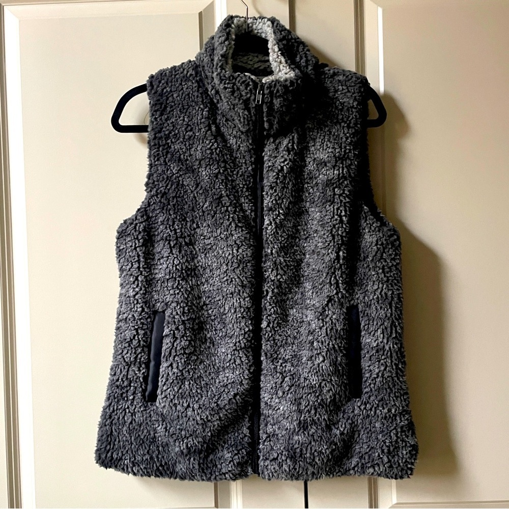 Katydid Faux fur Sherpa vest - Black/dark gray
